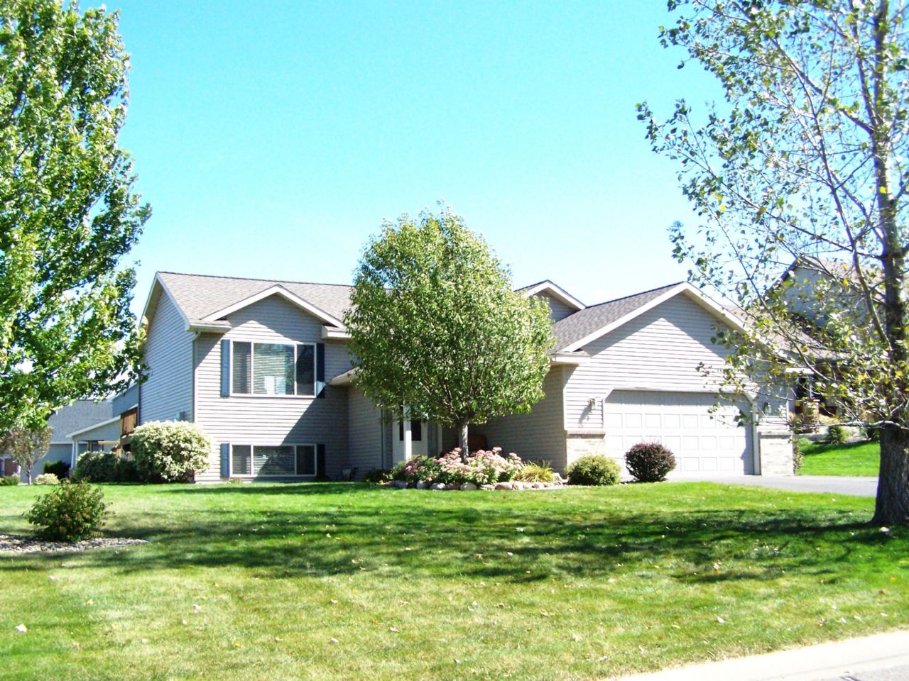Hudson Home, WI Real Estate Listing